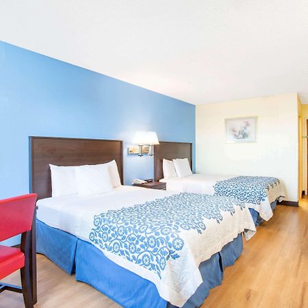 Days Inn By Wyndham Lancaster Pa Dutch Country Ronks Esterno foto