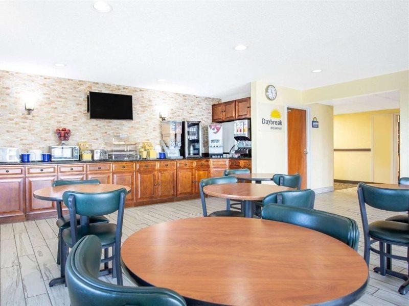 Days Inn By Wyndham Lancaster Pa Dutch Country Ronks Esterno foto
