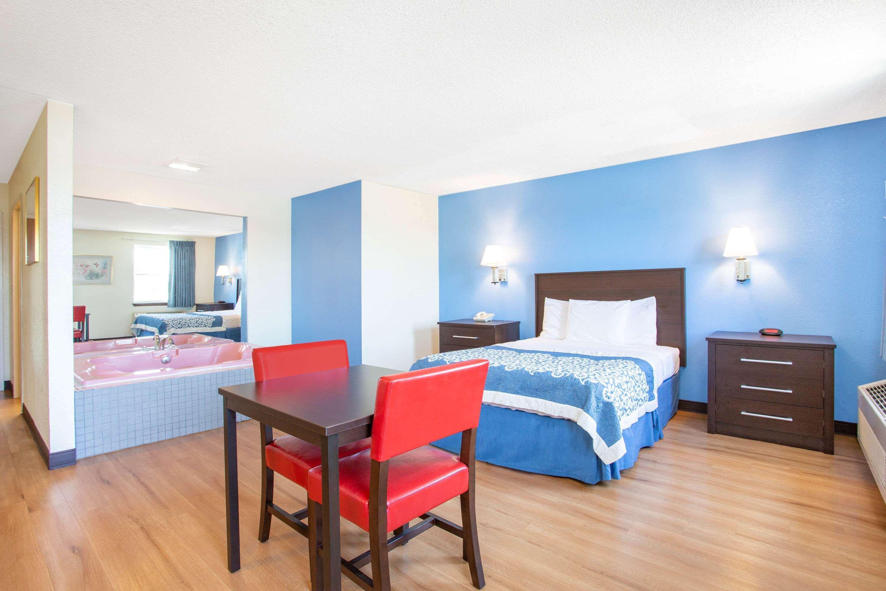 Days Inn By Wyndham Lancaster Pa Dutch Country Ronks Esterno foto