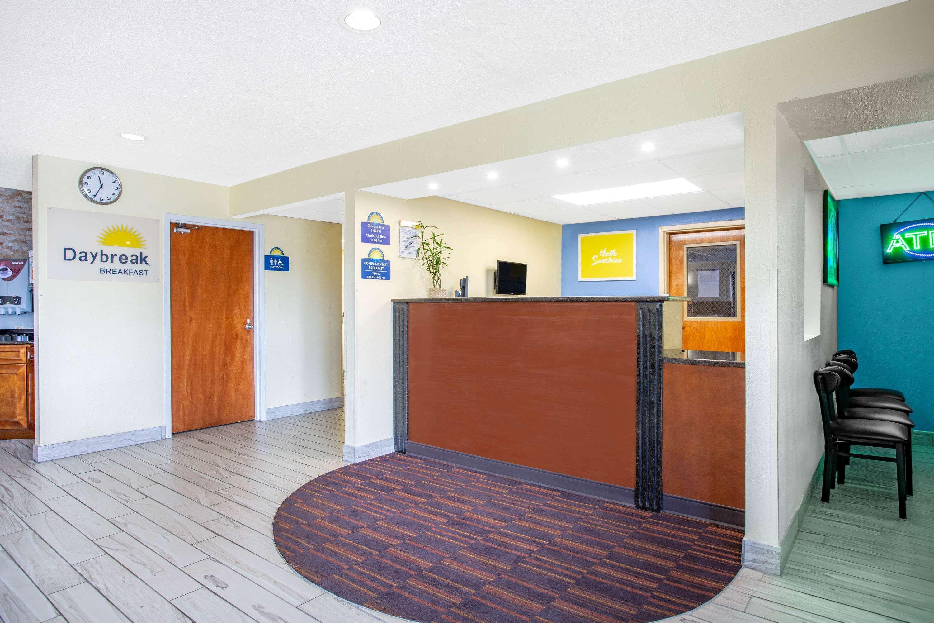 Days Inn By Wyndham Lancaster Pa Dutch Country Ronks Esterno foto