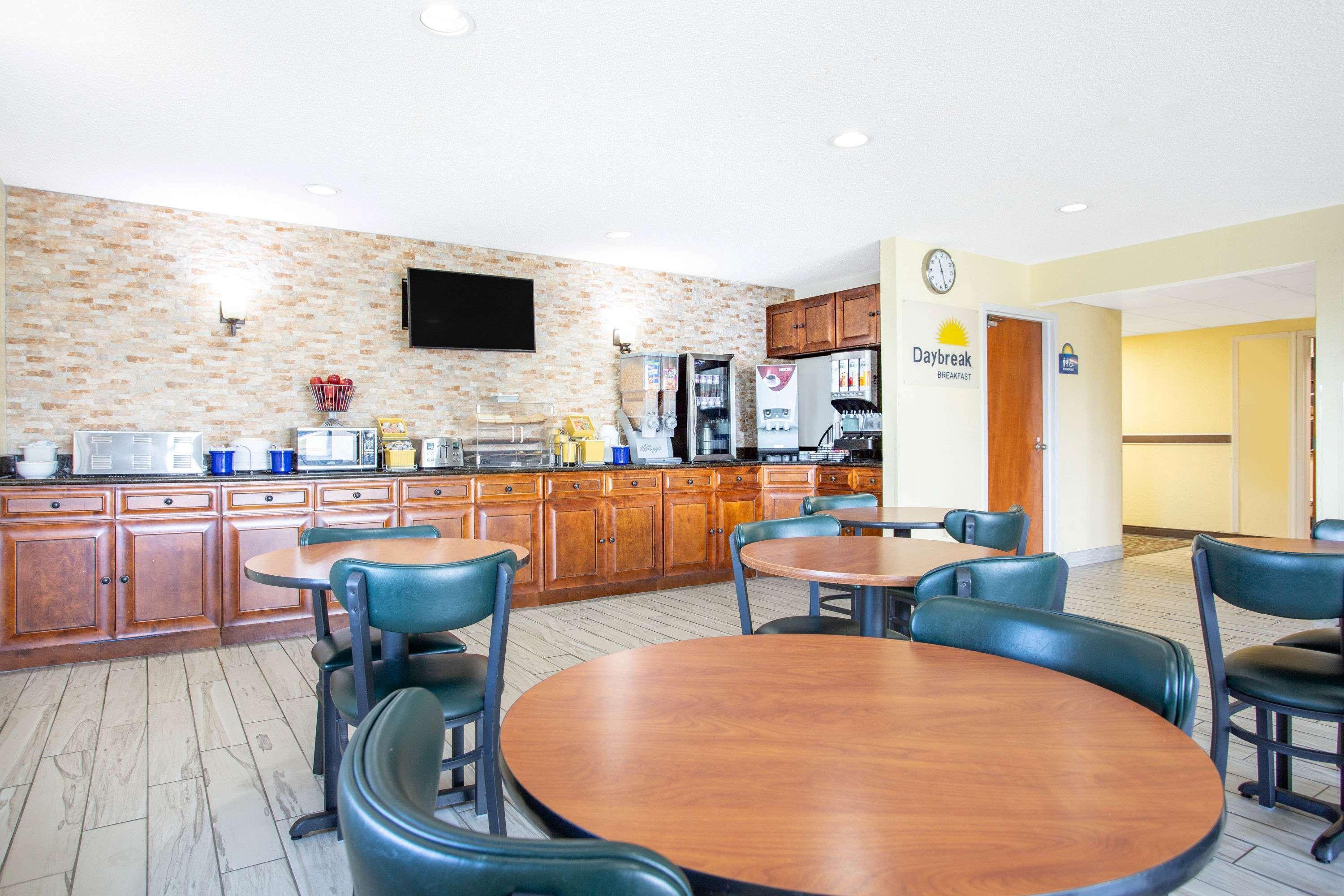 Days Inn By Wyndham Lancaster Pa Dutch Country Ronks Esterno foto