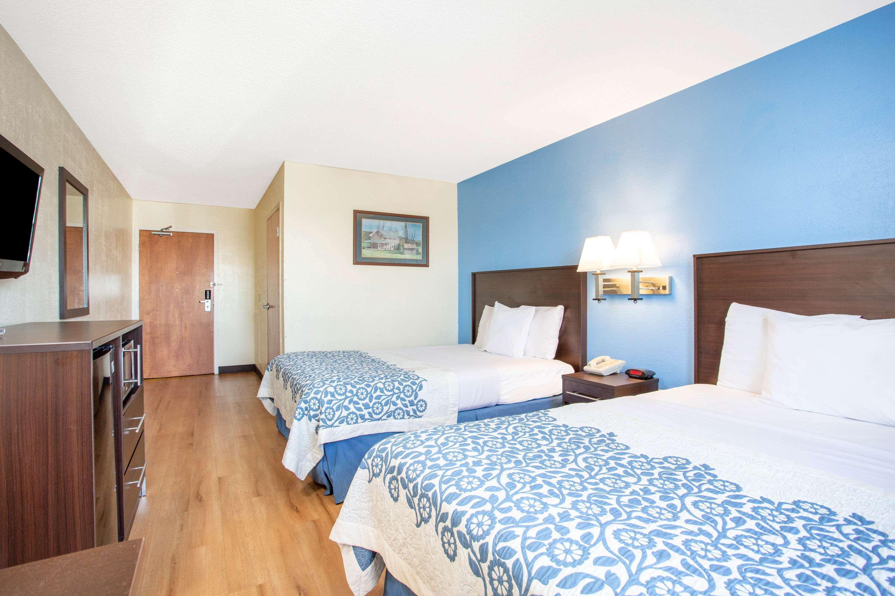 Days Inn By Wyndham Lancaster Pa Dutch Country Ronks Esterno foto