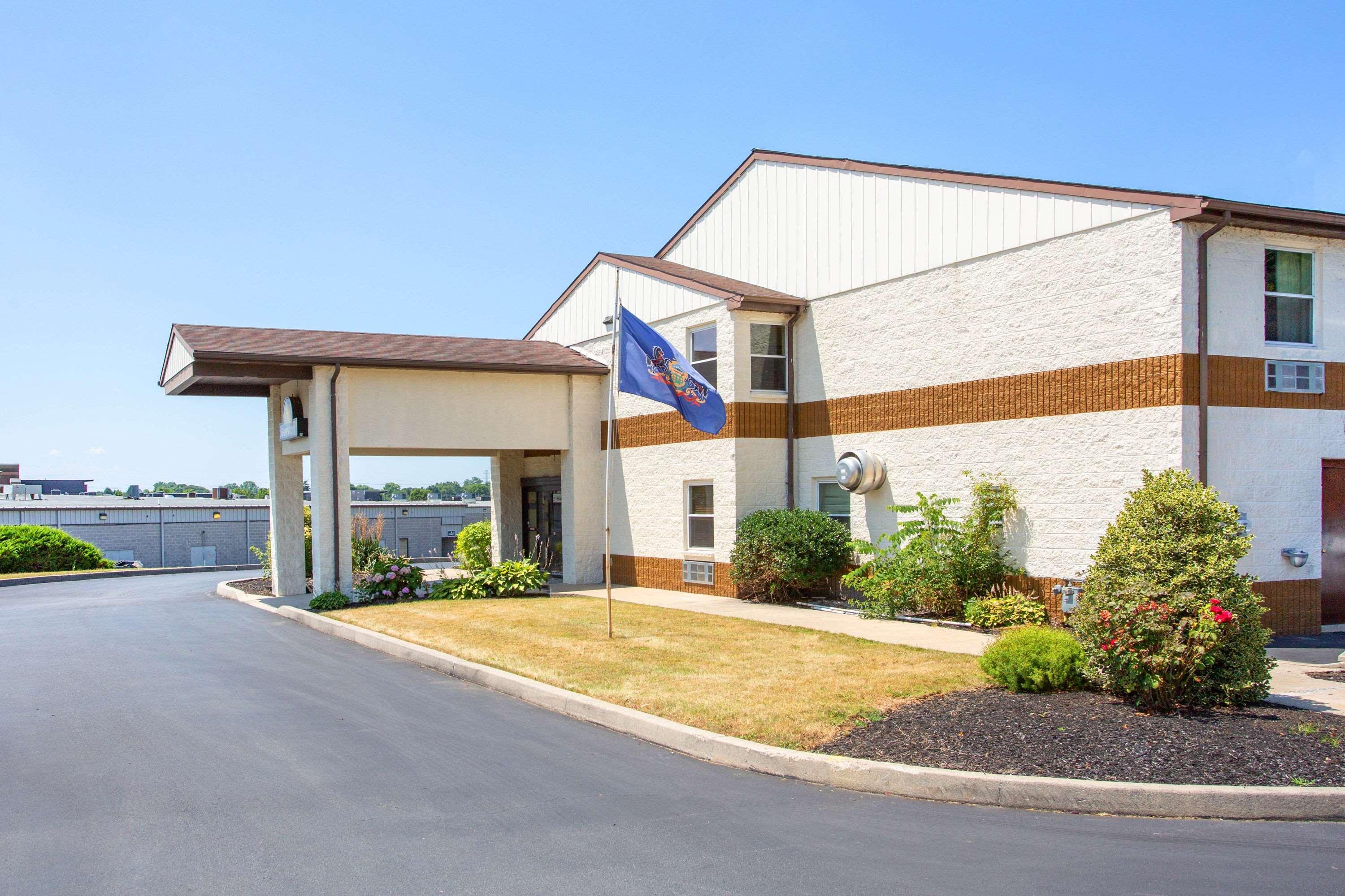 Days Inn By Wyndham Lancaster Pa Dutch Country Ronks Esterno foto