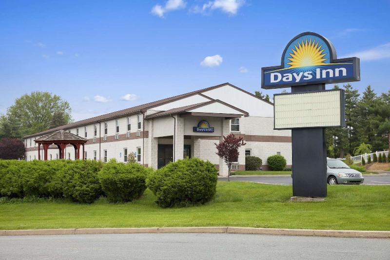 Days Inn By Wyndham Lancaster Pa Dutch Country Ronks Esterno foto