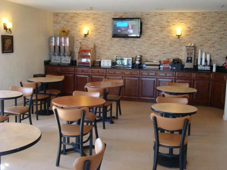 Days Inn By Wyndham Lancaster Pa Dutch Country Ronks Esterno foto